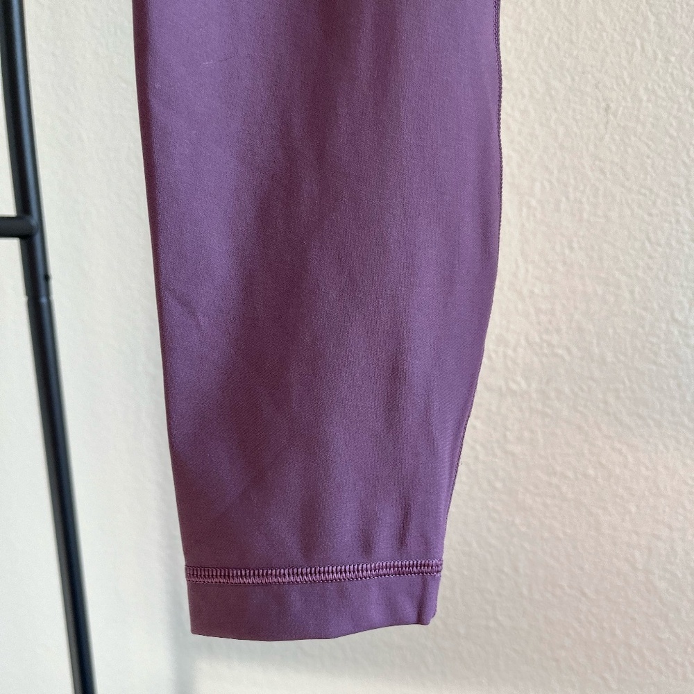 LULULEMON | Breathable Wunder Train High-Rise Crop 23" in Grape Thistle | Size 4 - Picture 6 of 8